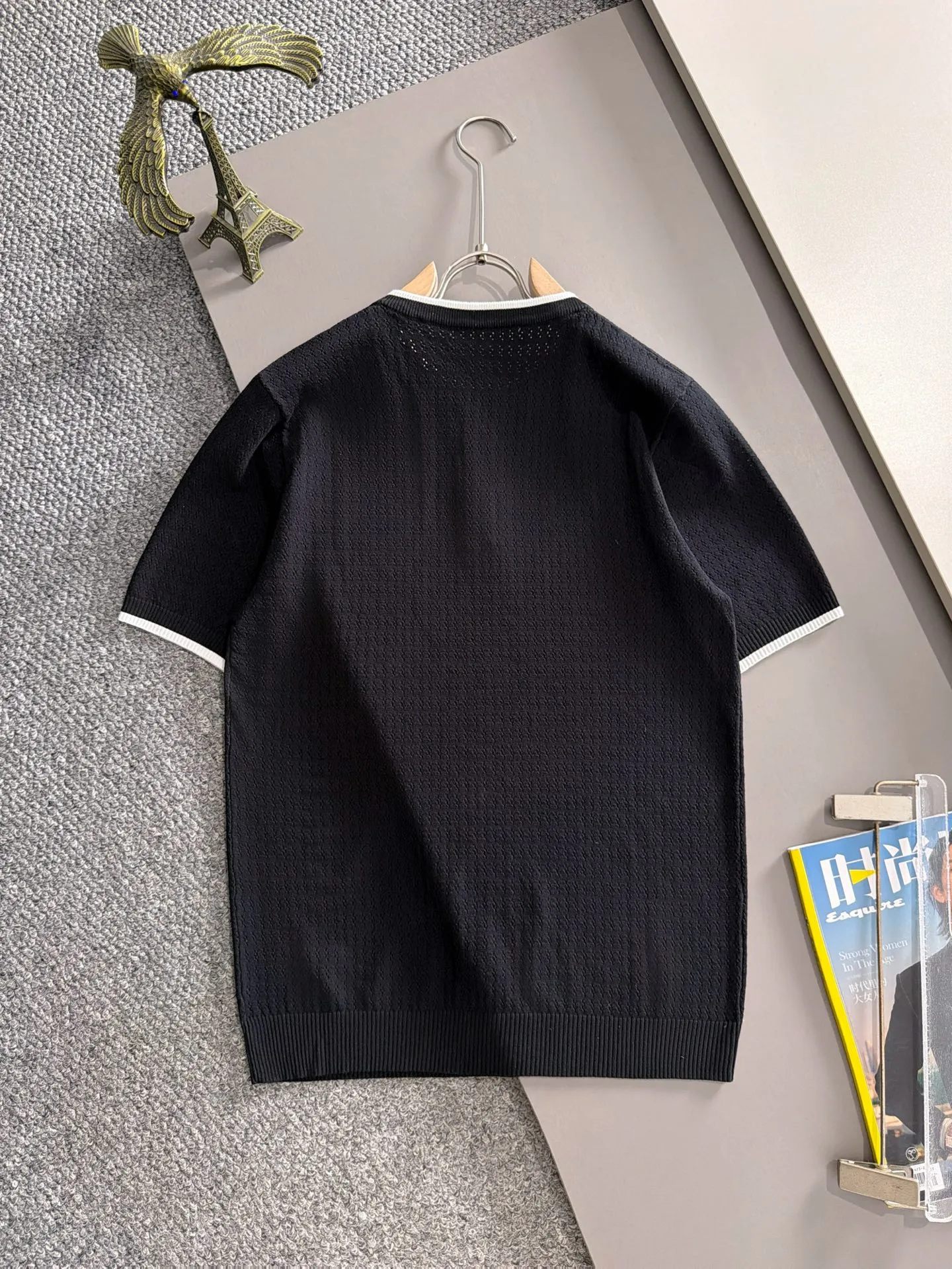 LP high quality Loro Piana 26ss New Arrival men's short-sleeved T-shirt. Made of combed cotton yarn knitted cotton fabric, no pressure when entering and exiting the counter. Exclusive control of raw materials. It feels substantial when weighed, and the upper body is more textured than ordinary T-shirts. This texture can handle the weather easily and is suitable for both hot and cold! Loose fit design, looks noble. The only correct version is available Size: M to 3XL